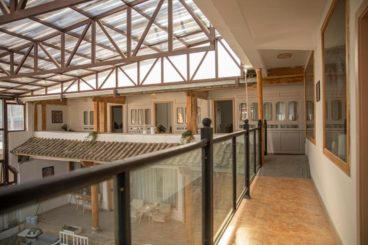 雪湖轻奢民宿 Snowlake Inn Shangri-La Exterior photo