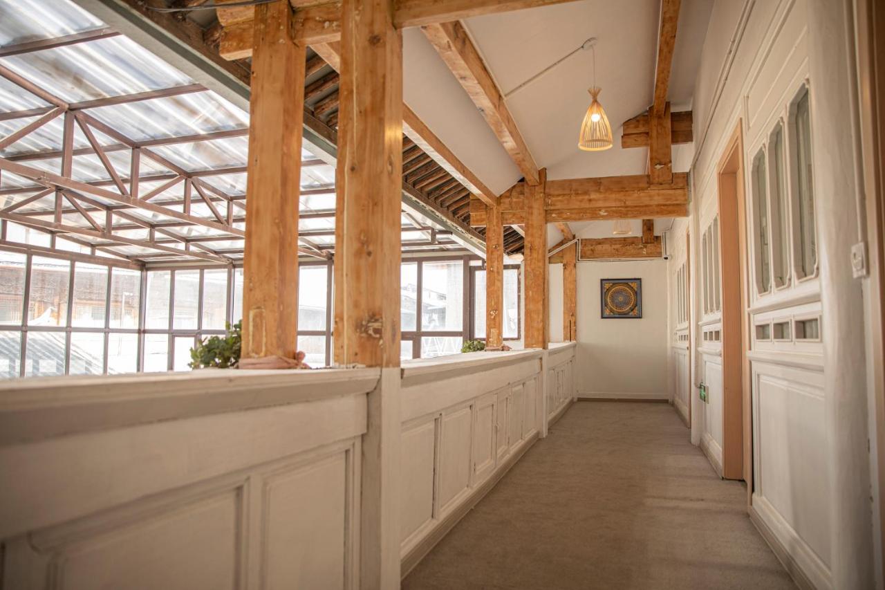 雪湖轻奢民宿 Snowlake Inn Shangri-La Exterior photo
