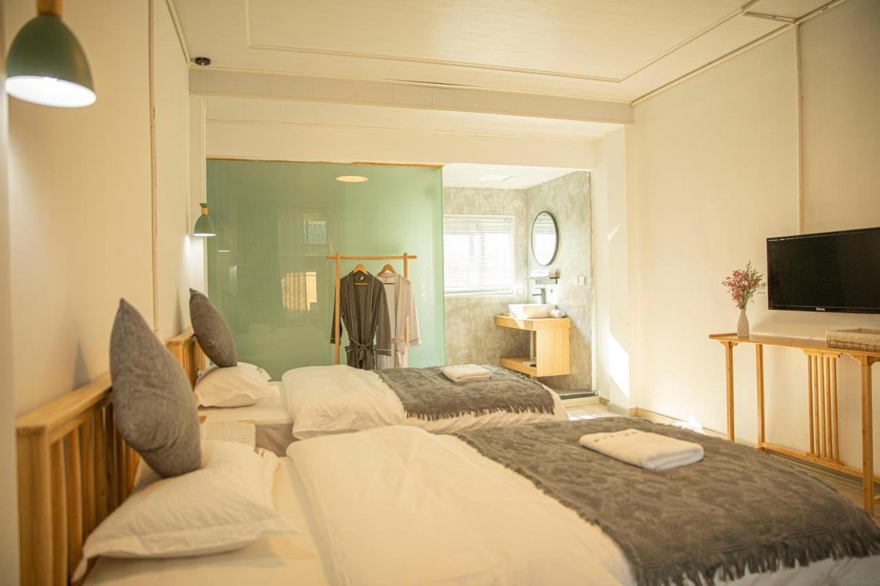 雪湖轻奢民宿 Snowlake Inn Shangri-La Exterior photo